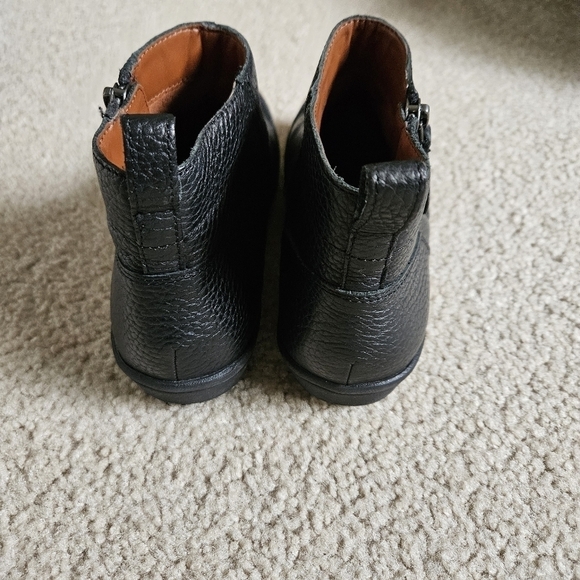 Vionic Lois Women's Bootie 6 - Picture 4 of 8